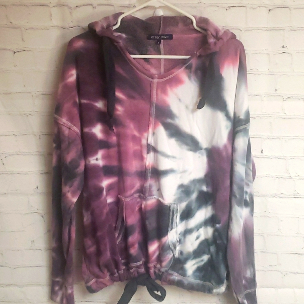 Ocean Drive..Womens tie dye Hooded pullovet sweatshirt..Size M